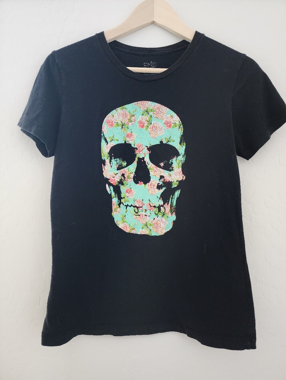 Womens Black Cotton Tee with Floral Skull Graphic, Medium